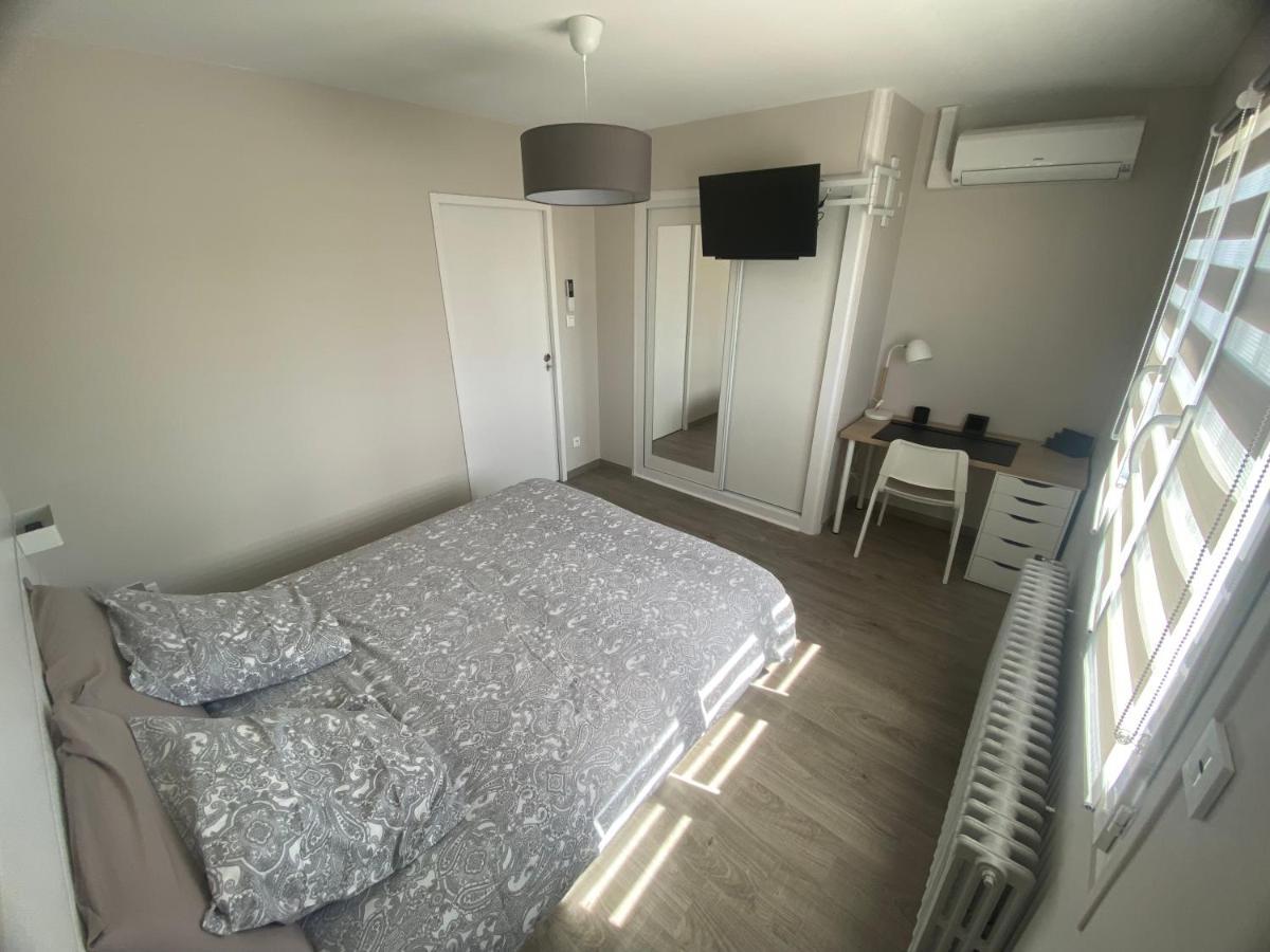 Chambre Dans Logement Partage Chez L Habitant Avec Piscine De 1 A 3 Chambres Grieges Exterior photo