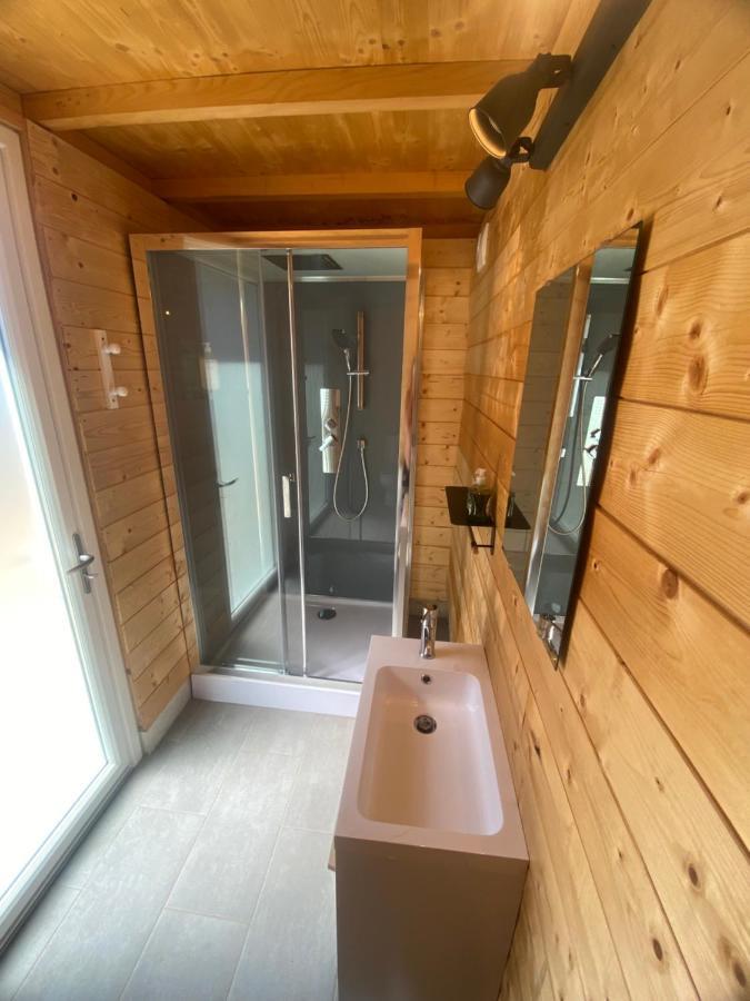 Chambre Dans Logement Partage Chez L Habitant Avec Piscine De 1 A 3 Chambres Grieges Exterior photo