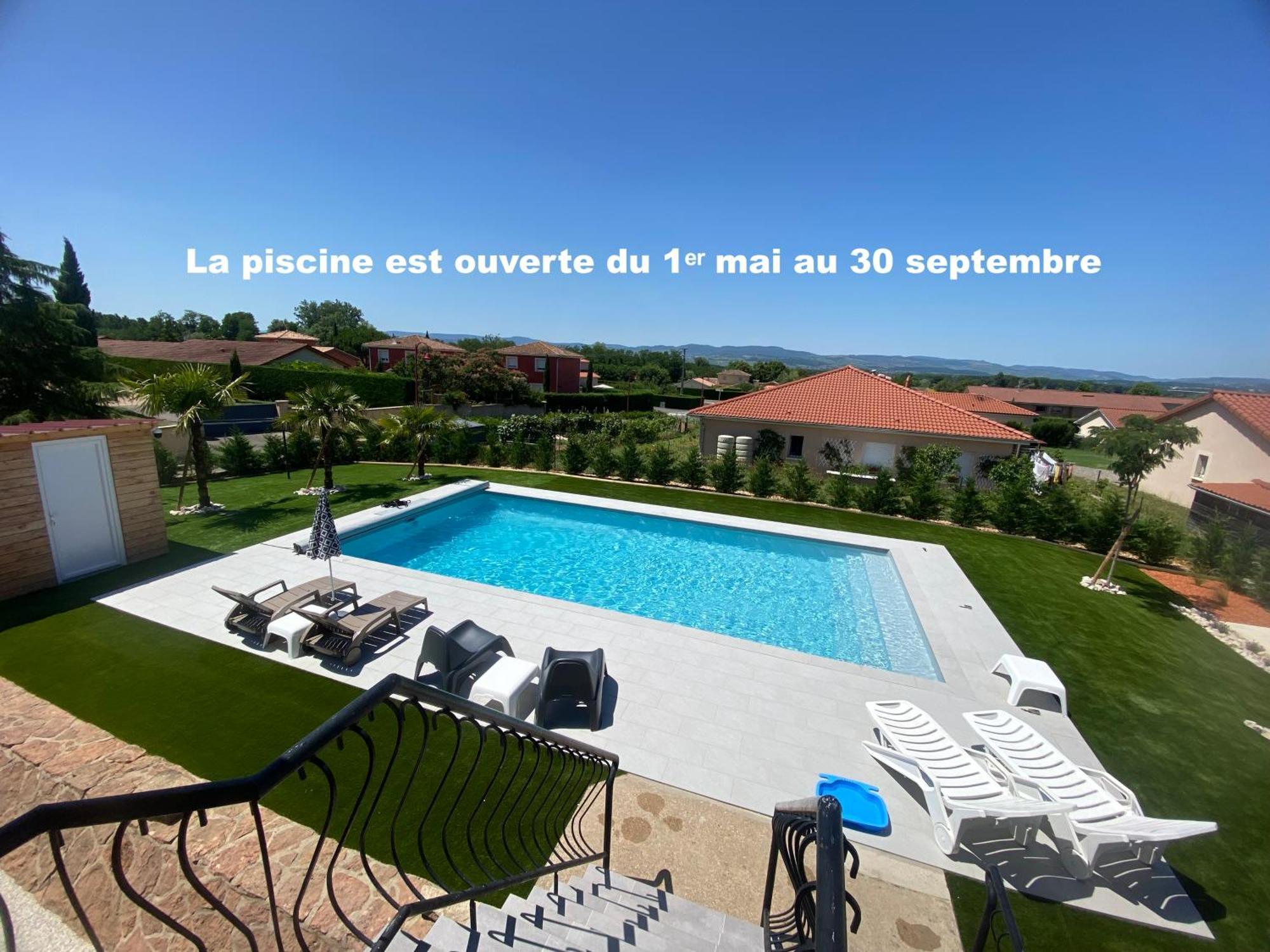 Chambre Dans Logement Partage Chez L Habitant Avec Piscine De 1 A 3 Chambres Grieges Exterior photo